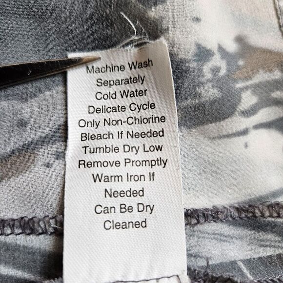 CAbi Tunic Size XS Watercolor Painted Gray Keyhole Style 651 Sleeveless Blouse - Picture 5 of 6